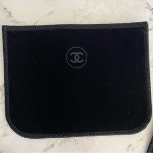 CHANEL eye palette pouches